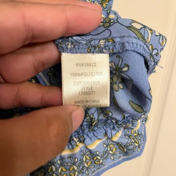 Max Studio Blue Floral Blouse - Picture 3 of 5